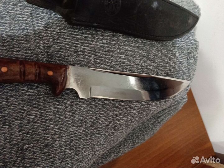 Нож с чехлом из настоящей кожы
