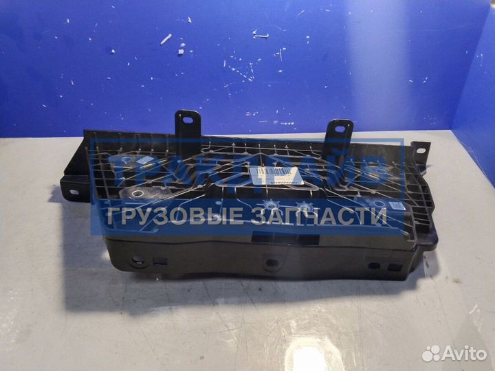 Подножка нижняя левая Мерседес Актрос