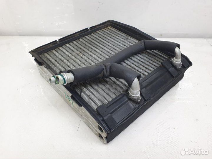 Радиатор кондиционера (конденсер) передний Nissan