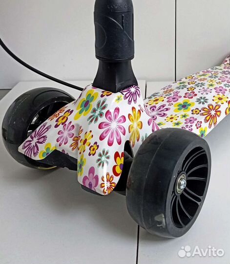 Самокат детский трёхколёсный (музыка, подсветка)