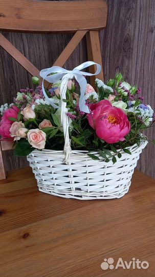 Букеты и живые цветы в наличии