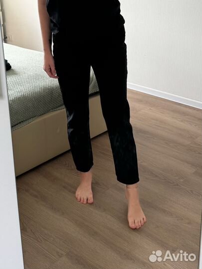 Джинсы черные pull&bear