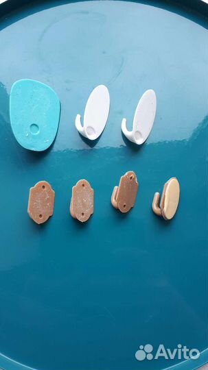 Крючок пластиковый