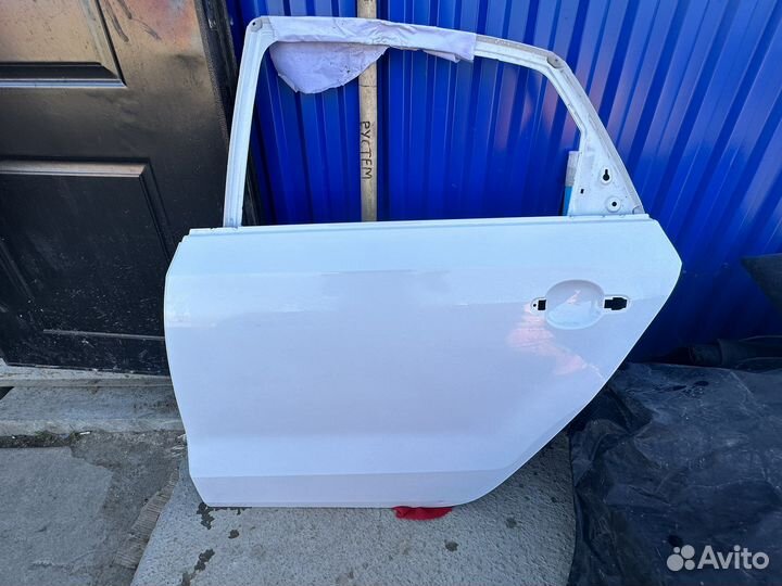 Дверь задняя левая на volkswagen polo 2018