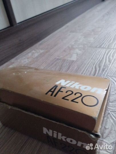 Nikon AF 220