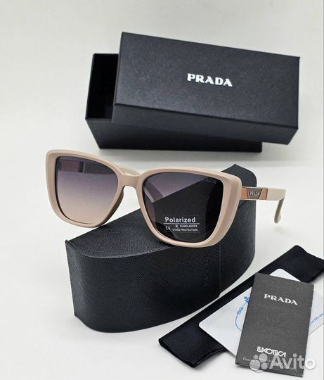 Солнцезащитные очки женские Prada