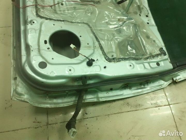 Дверь задняя левая Nissan Presage HU30