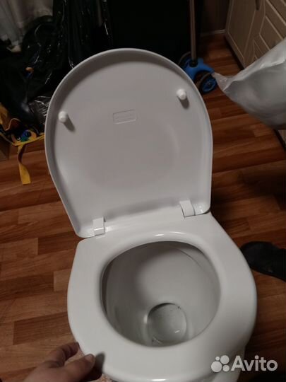 Унитаз с бачком новый