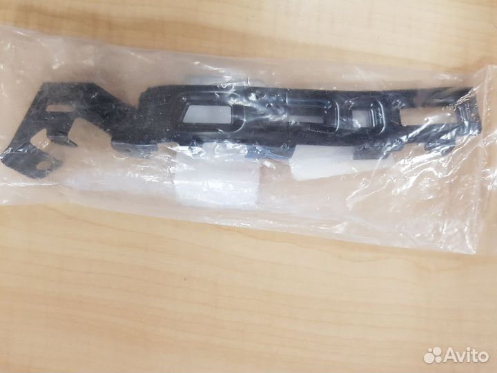 Кронштейн бампера передний левый Kia Sorento