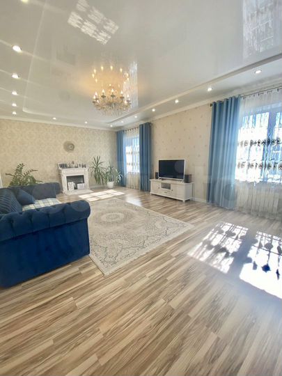 Коттедж 180 м² на участке 9 сот.