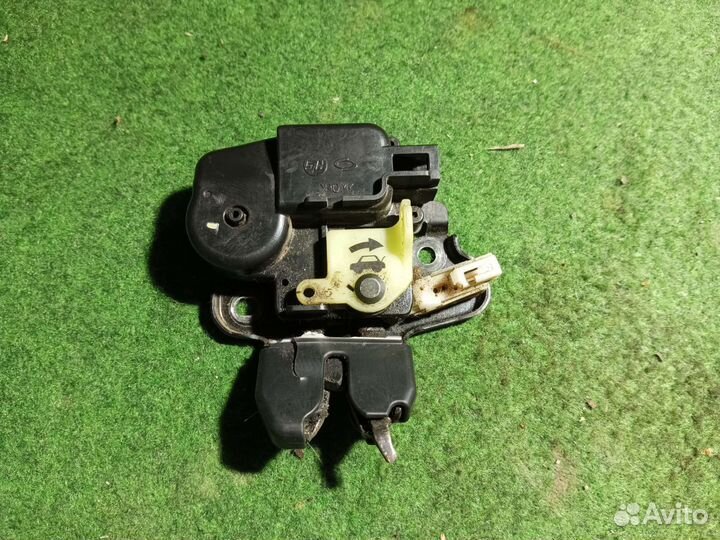 Замок Крышки багажника Ниссан Альмера классик