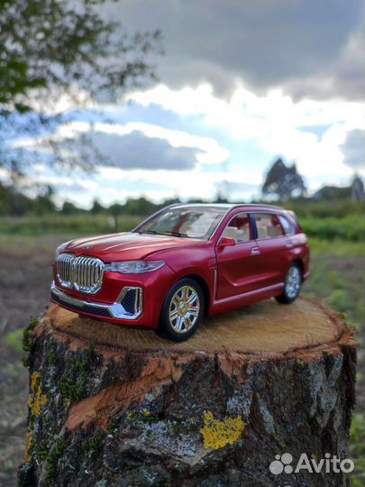 Инерционная машинка BMW X7
