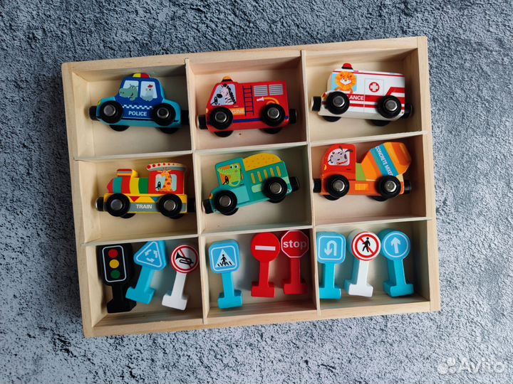 Деревянные машинки-паровозик на магнитах