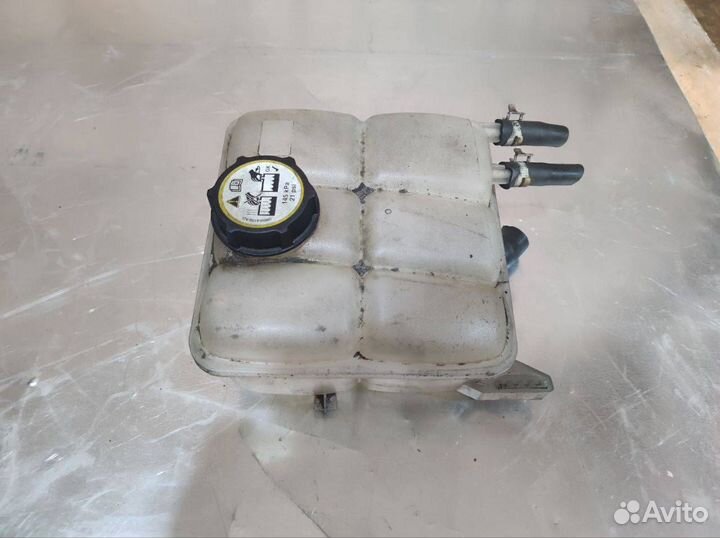 Бачок расширительный Ford Kuga 2008 3M5H8K218