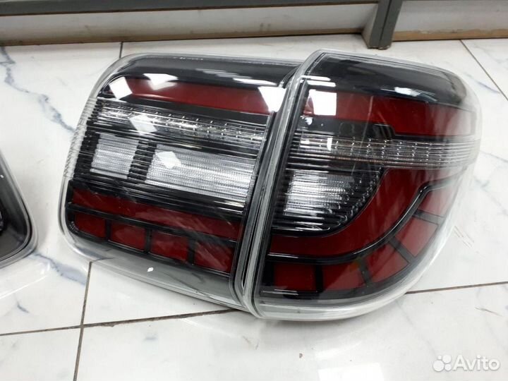 Фонари Nissan Patrol Y62 с бегающим поворотником