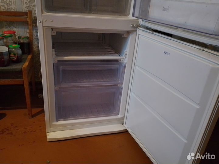 Холодильник Zanussi бу нерабочий