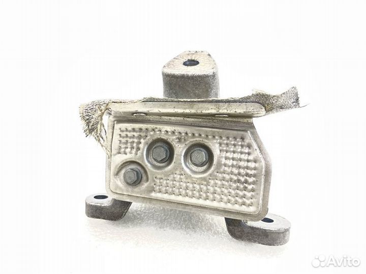 Кронштейн двигателя правый Audi A6 C7 3.0 cgwb