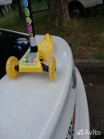 Самокат детский трехколесный новый