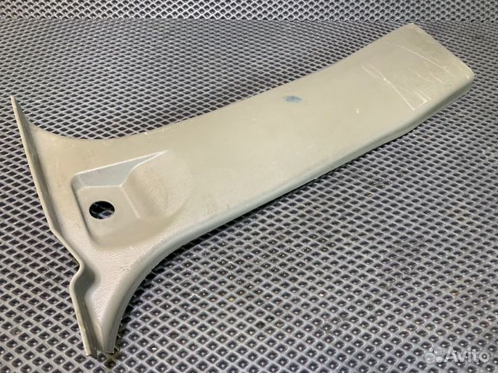 Обшивка стойки лев. Nissan Safari