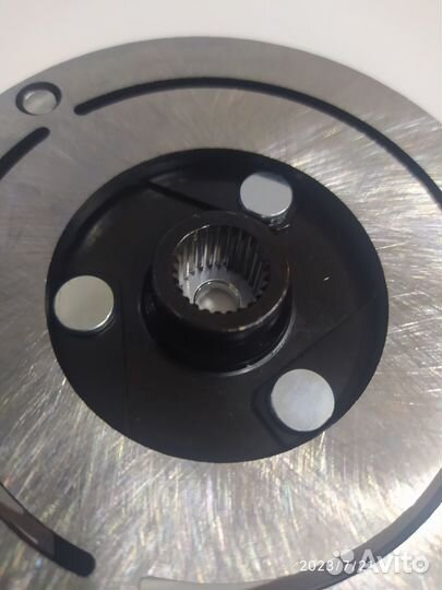 Шкив кондиционера Renault Fluence Laguna новый