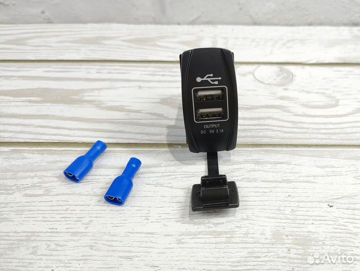 Врезной разъем USB в авто (под кнопку), 3.1А