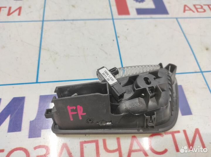 Ручка двери передней внутренняя правая Ford Focus 3. С подсветкой