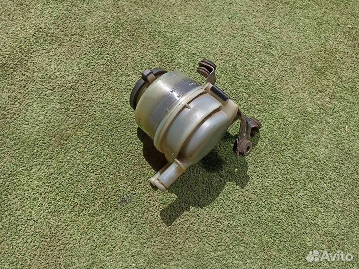 Бачок гидроусилителя руля Toyota Camry XV40