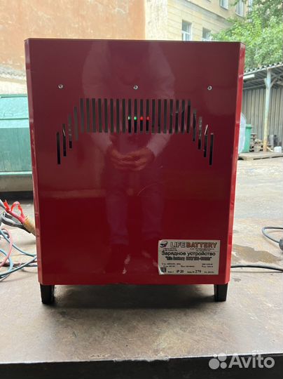 Зарядное устройство для тяговых аккумуляторов