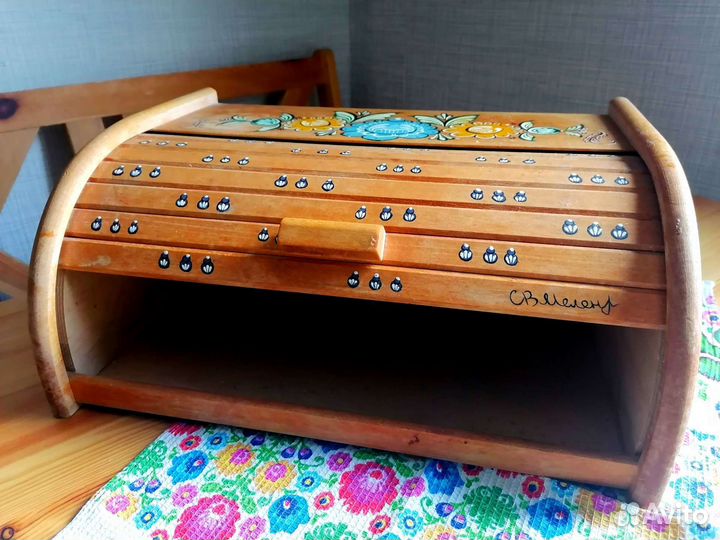 Хлебница с городецкой росписью