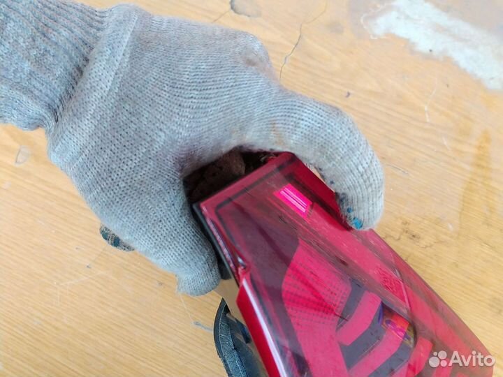 Задний правый фонарь kia rio 4