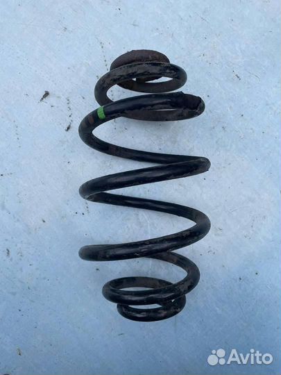 Пружина задняя 3B0511115P