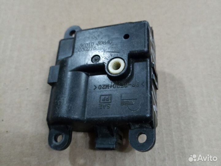 Nissan Infiniti сервопривод печки отопителя