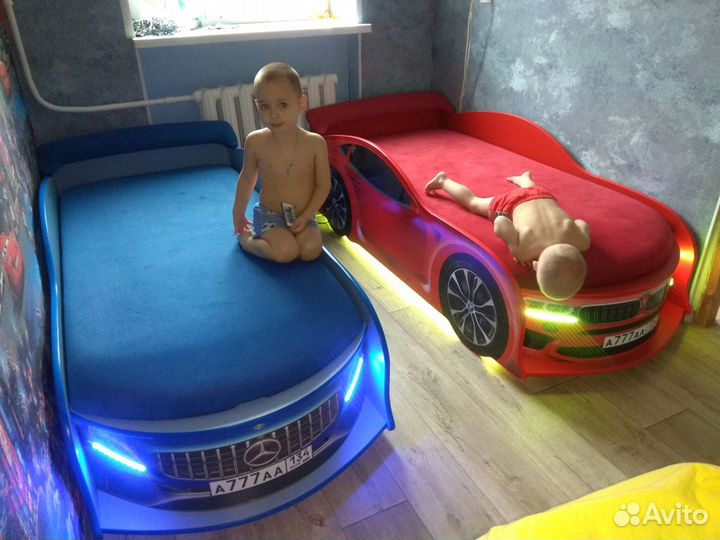 Кровать машина