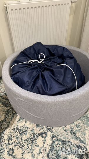 Сухой бассейн с шариками