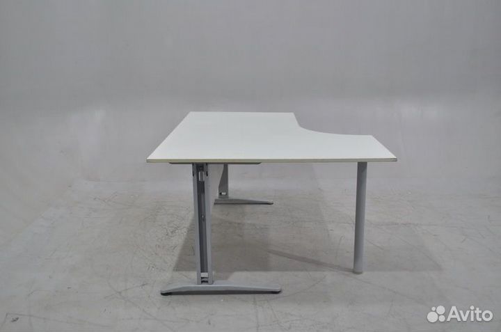 Письменный стол