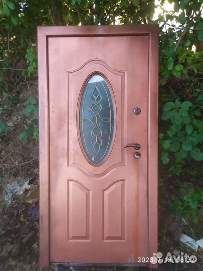 Дверь входная металлическая со стеклом