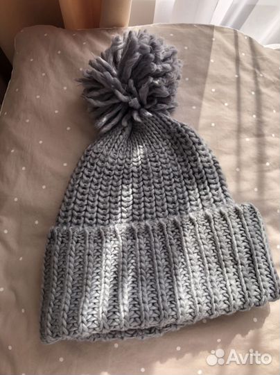 Шапка с помпоном женская