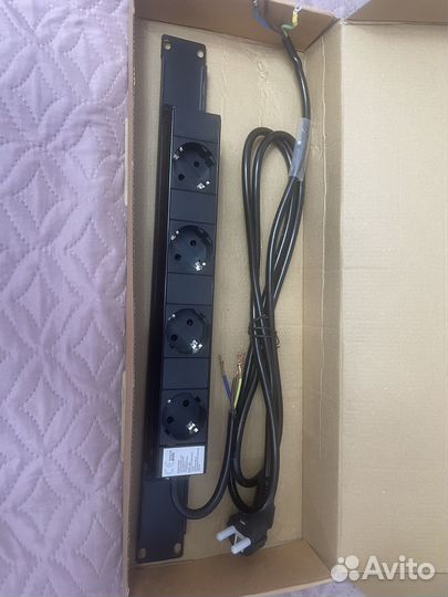 Дистрибьютор Adam Hall на планке Proel