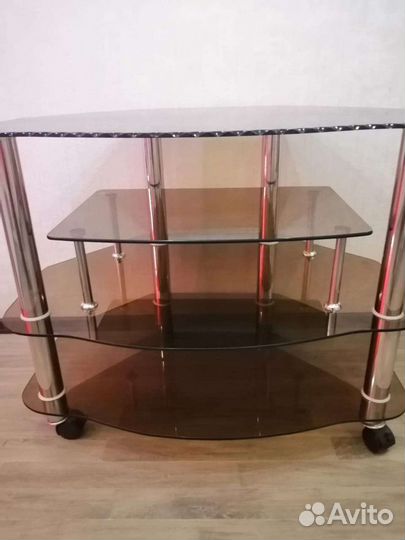 Стеклянный столик