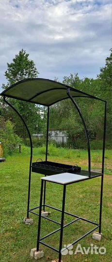 Мангал с крышей