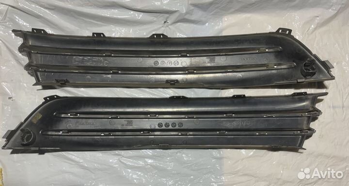 Решетки бампера Volvo S80/V70 2014 под парктроник