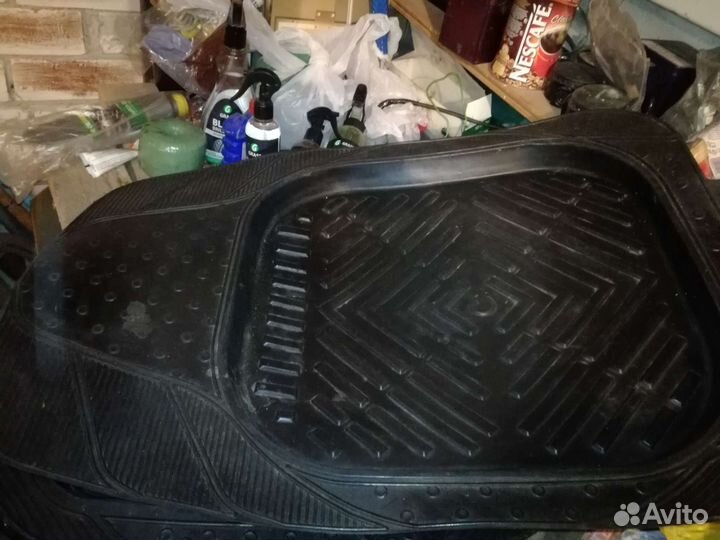 Автомобильные коврики резиновые