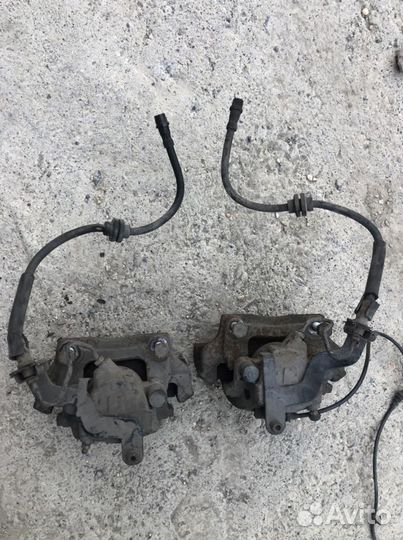 Суппорта передние Mercedes w211 4 matic