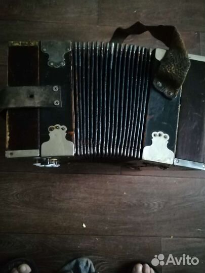 Гармонь старинная