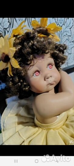 Кукла фарфоровая