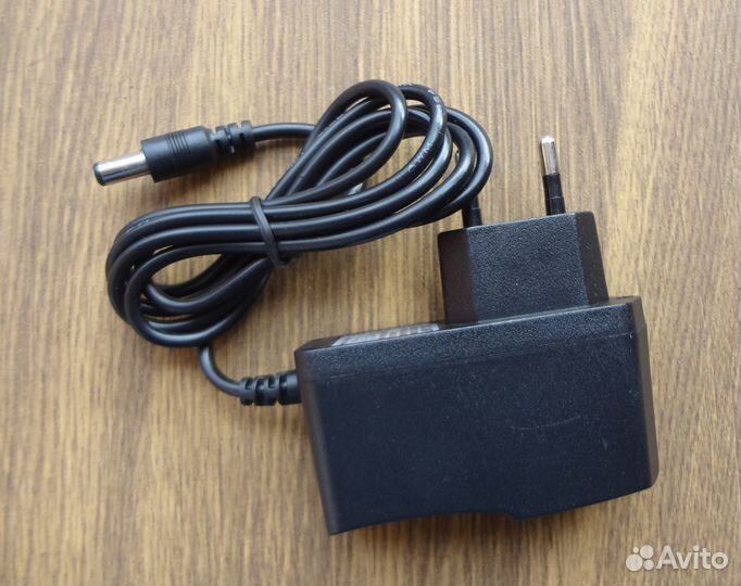 Адаптер питания 15V 500mА 5.5 x 2.1мм