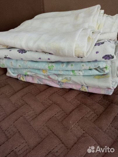 Пелёнки, чепчики, антицарапки, слюнявчики