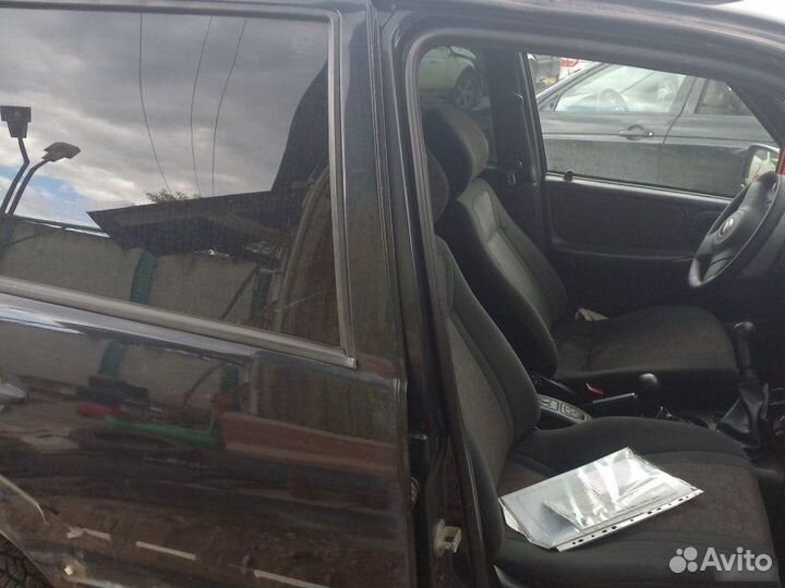 Центральная стойка кузова правая Chevrolet Niva