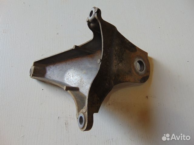 Кронштейн кпп Audi A8 D3 BVJ