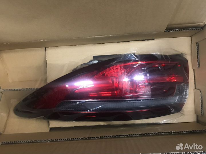 Фонарь задний правый mazda 6